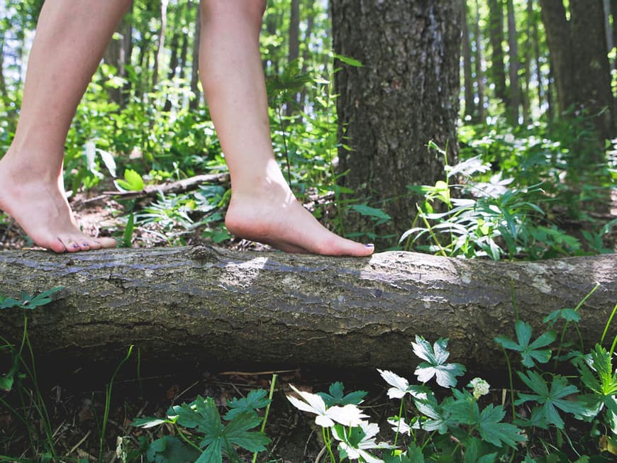 Barfuß durchs Grüne